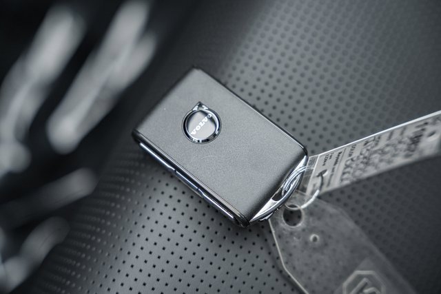 New 2026 Volvo XC60 B5 Ultra w/ Protection Package Premier image 41