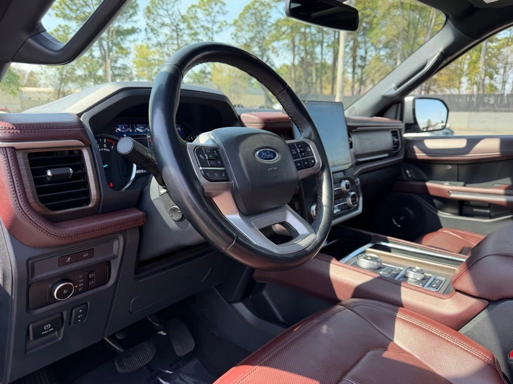 Used 2023 Ford Expedition Limited AWD/4WD image 9