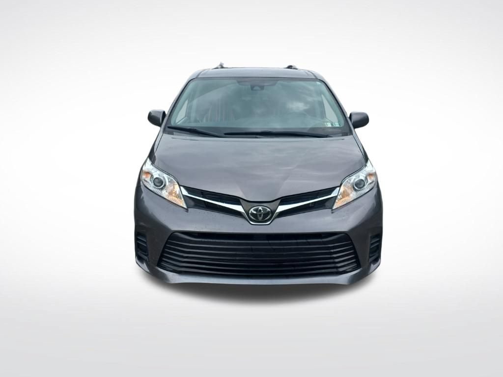 Used 2020 Toyota Sienna LE AWD/4WD image 2