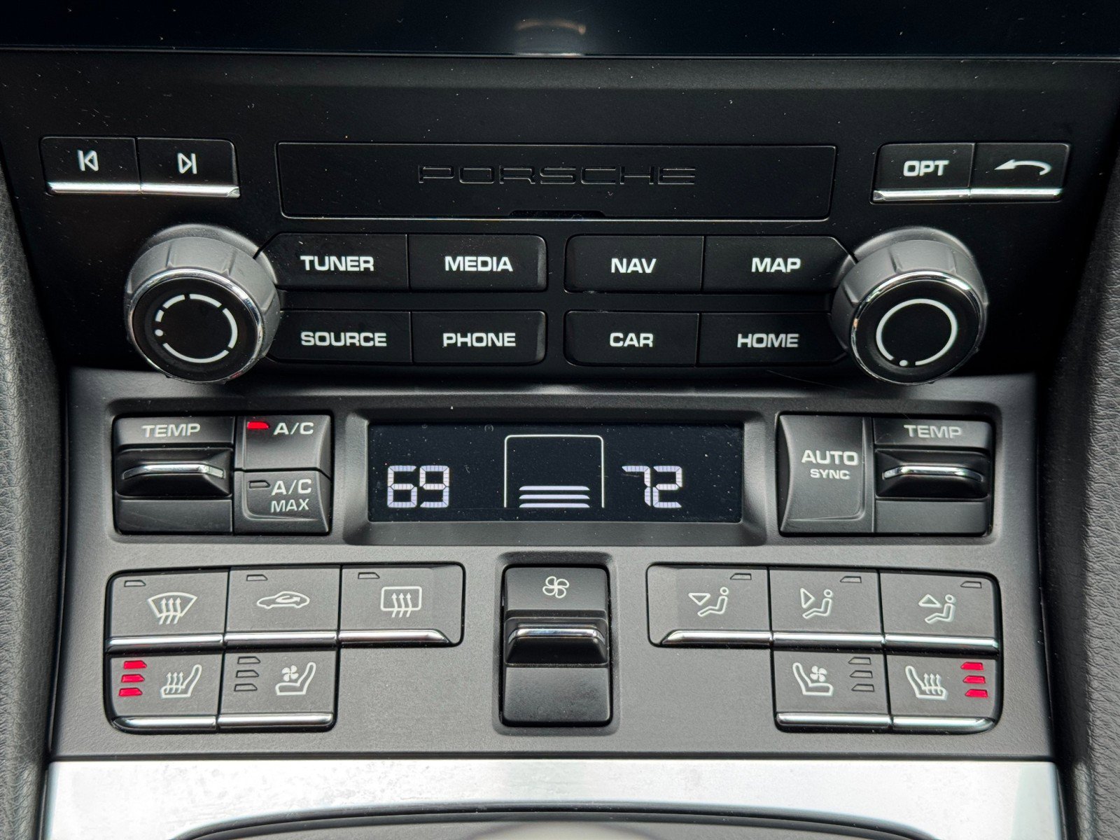 Used 2024 Porsche 718 Cayman RWD image 27