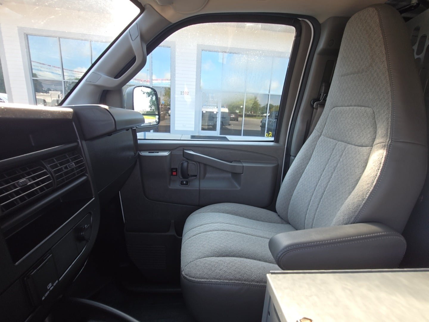 Used 2022 Chevrolet Express 2500 w/ Driver Convenience Package RWD image 20