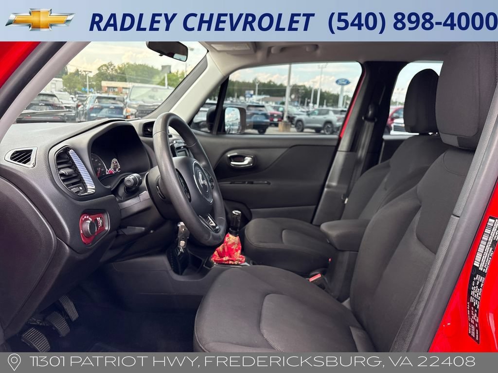 Used 2015 Jeep Renegade Sport w/ Power & Air Group FWD image 3