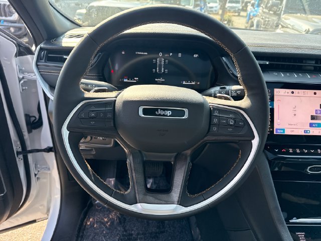 New 2026 Jeep Grand Cherokee Limited AWD/4WD image 18