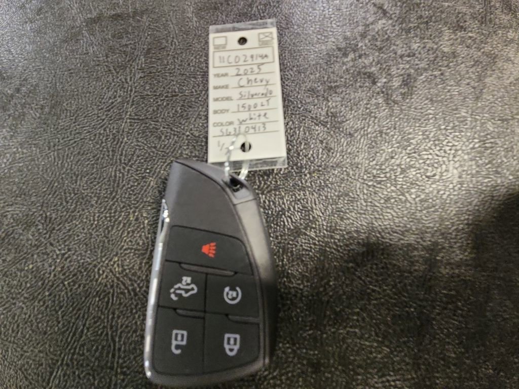 Certified 2025 Chevrolet Silverado 1500 LT AWD/4WD image 32