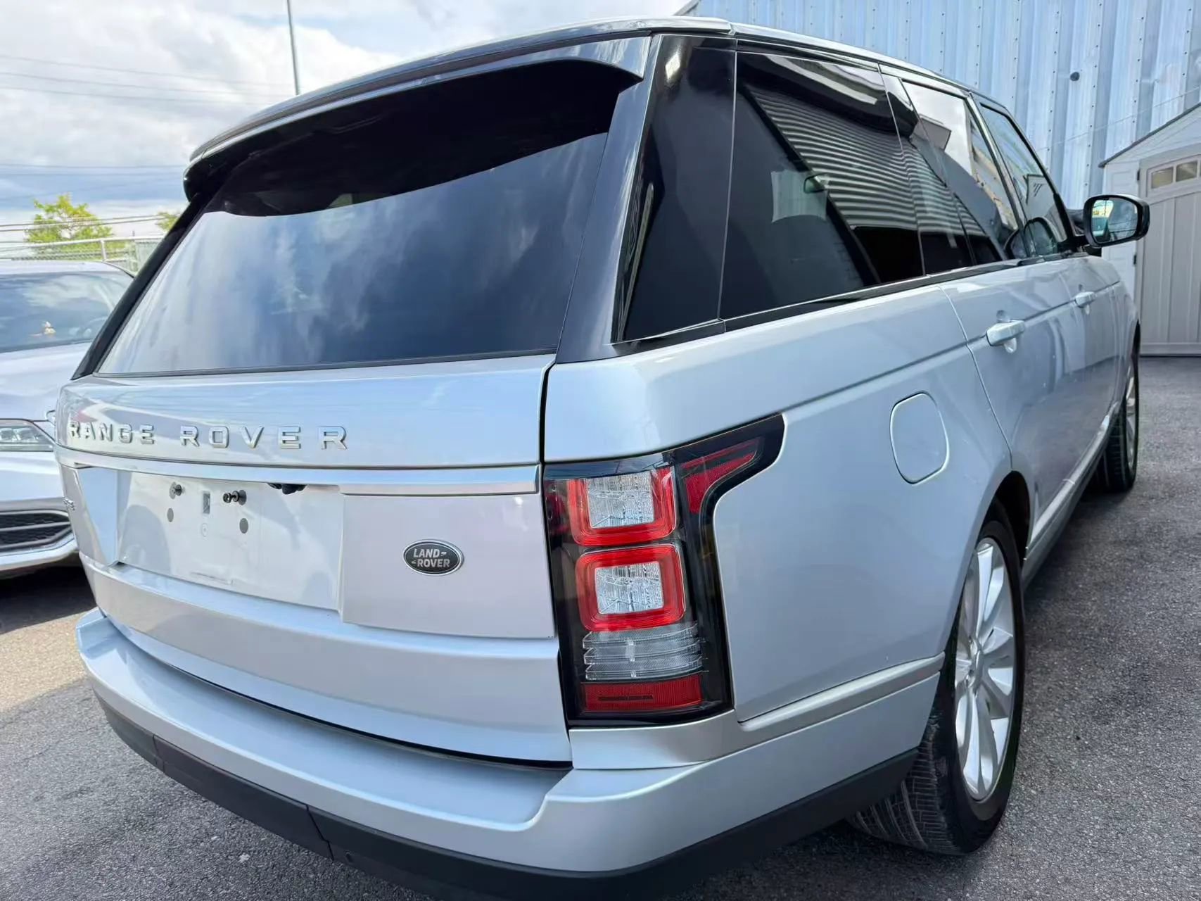 Used 2016 Land Rover Range Rover HSE image 5