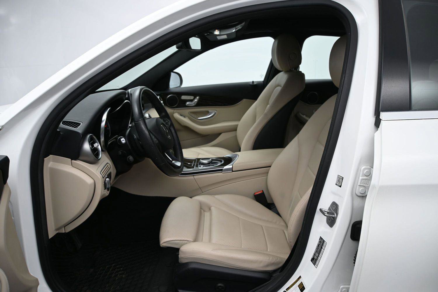 Used 2018 Mercedes-Benz C 300 4MATIC Sedan image 7