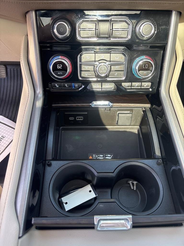 Used 2024 GMC Yukon Denali w/ Advanced Technology Package AWD/4WD image 30