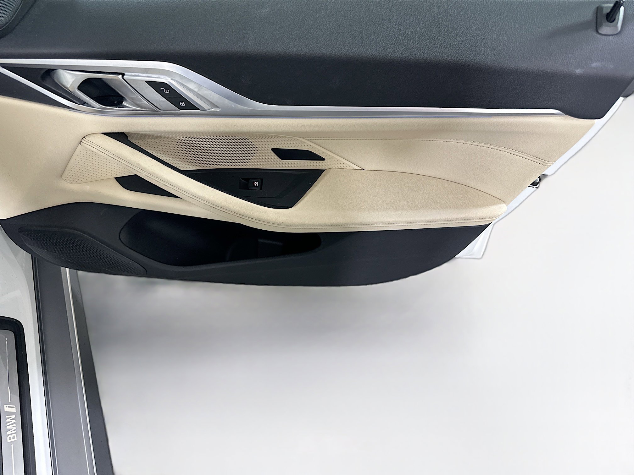 Used 2023 BMW i4 eDrive35 w/ Premium Package image 32