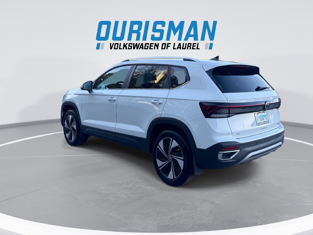 Used 2025 Volkswagen Taos SE w/ Panoramic Sunroof Package AWD/4WD image 6