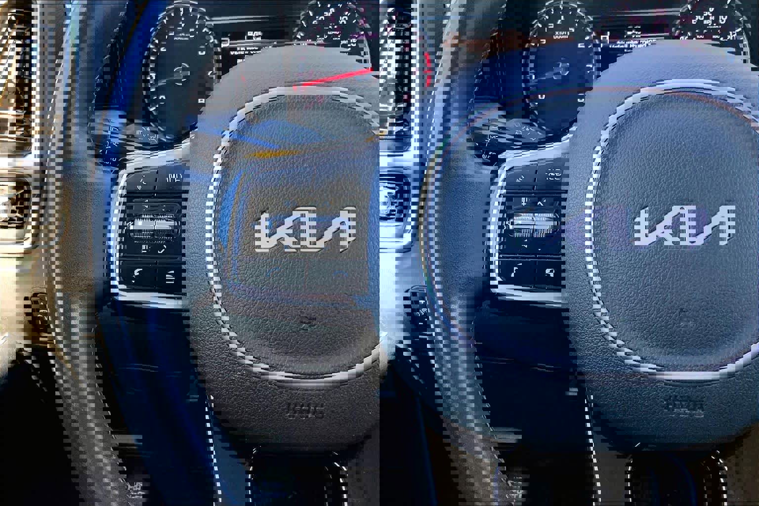 Used 2023 Kia Sorento S w/ Panoramic Sunroof Package image 23