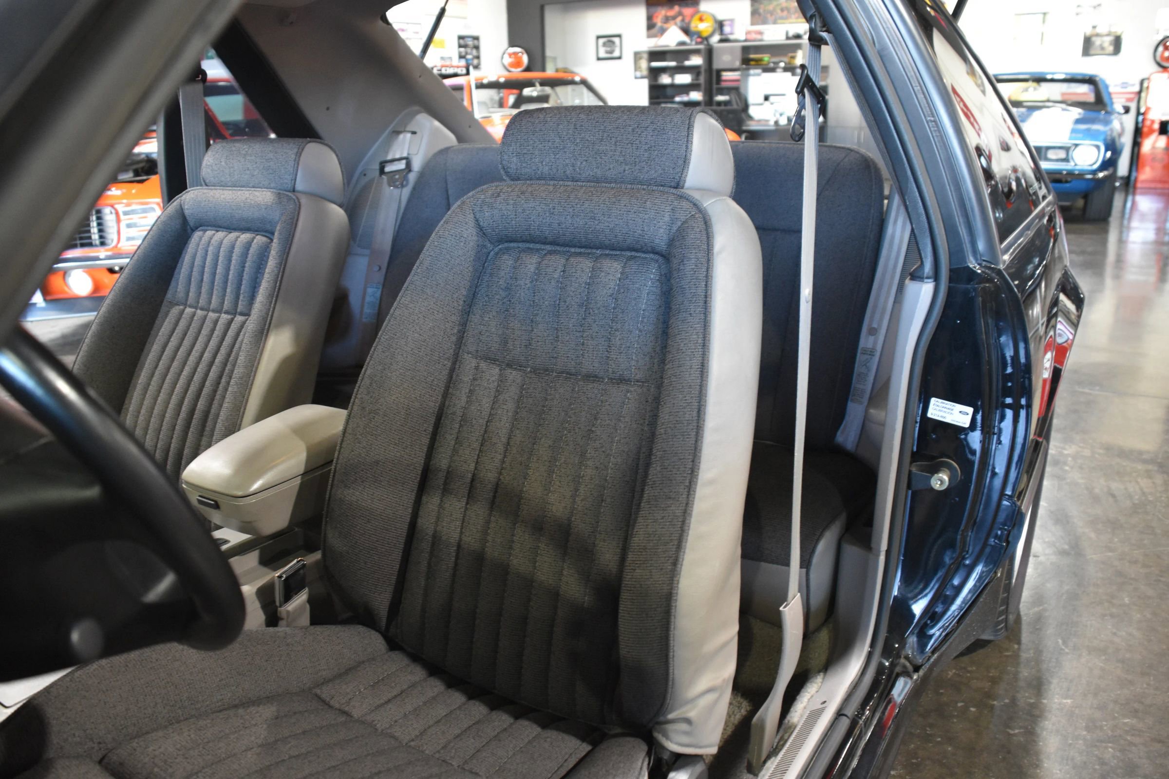 Used 1991 Ford Mustang LX RWD image 28