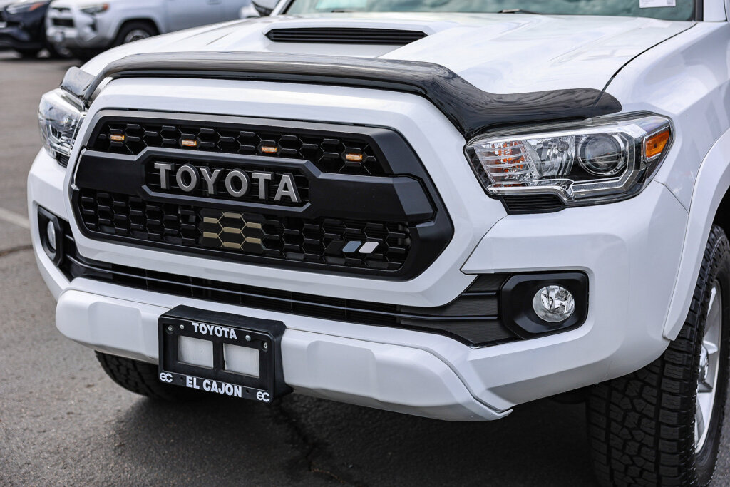 Used 2020 Toyota Tacoma TRD Sport w/ Technology Package AWD/4WD image 18