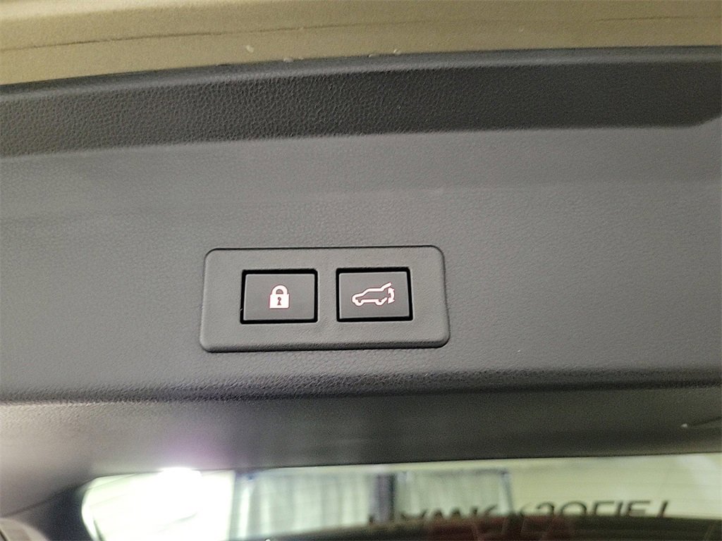 Used 2024 Subaru Ascent Premium w/ Convenience Package image 22