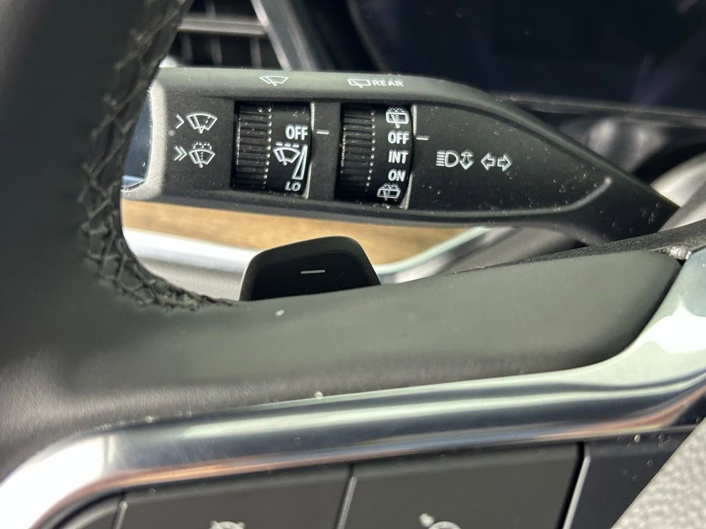 Used 2025 Chevrolet Tahoe High Country image 28