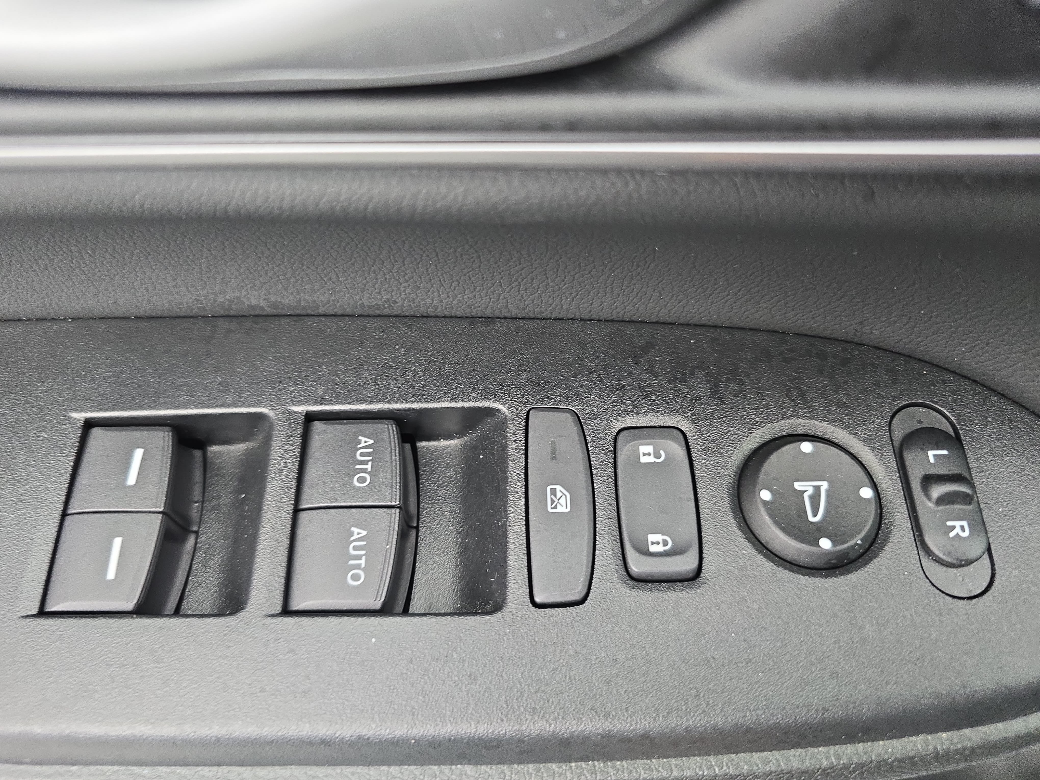 Used 2021 Honda CR-V Touring image 28