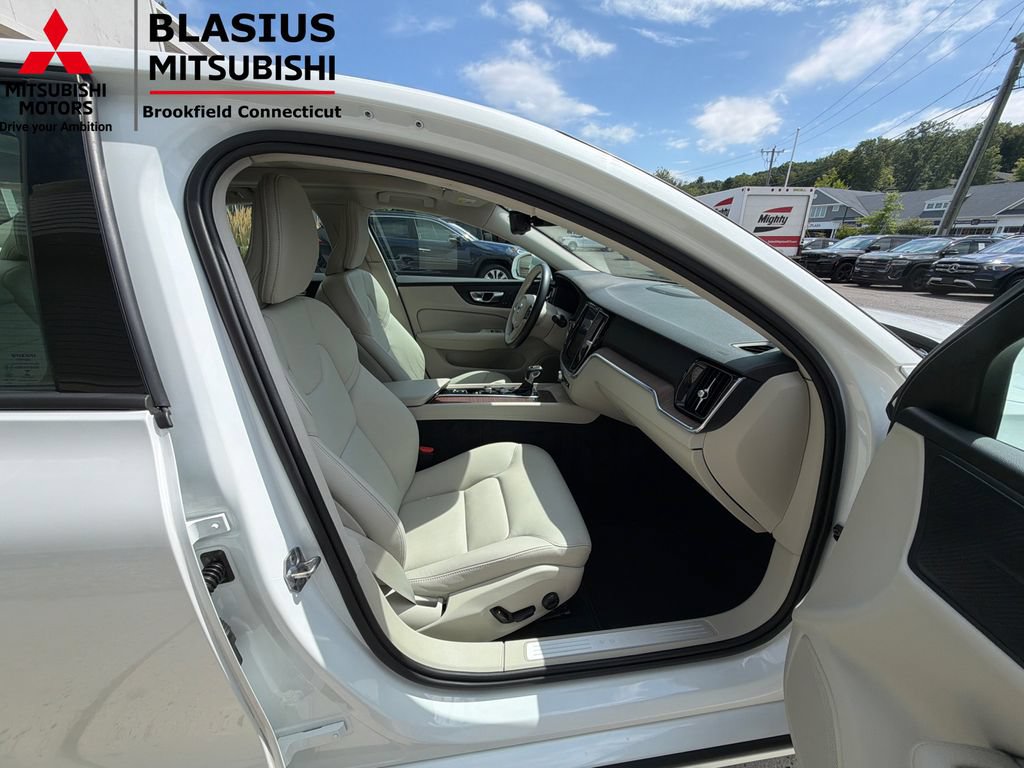 Used 2019 Volvo S60 T5 Momentum w/ Multimedia Package FWD image 59