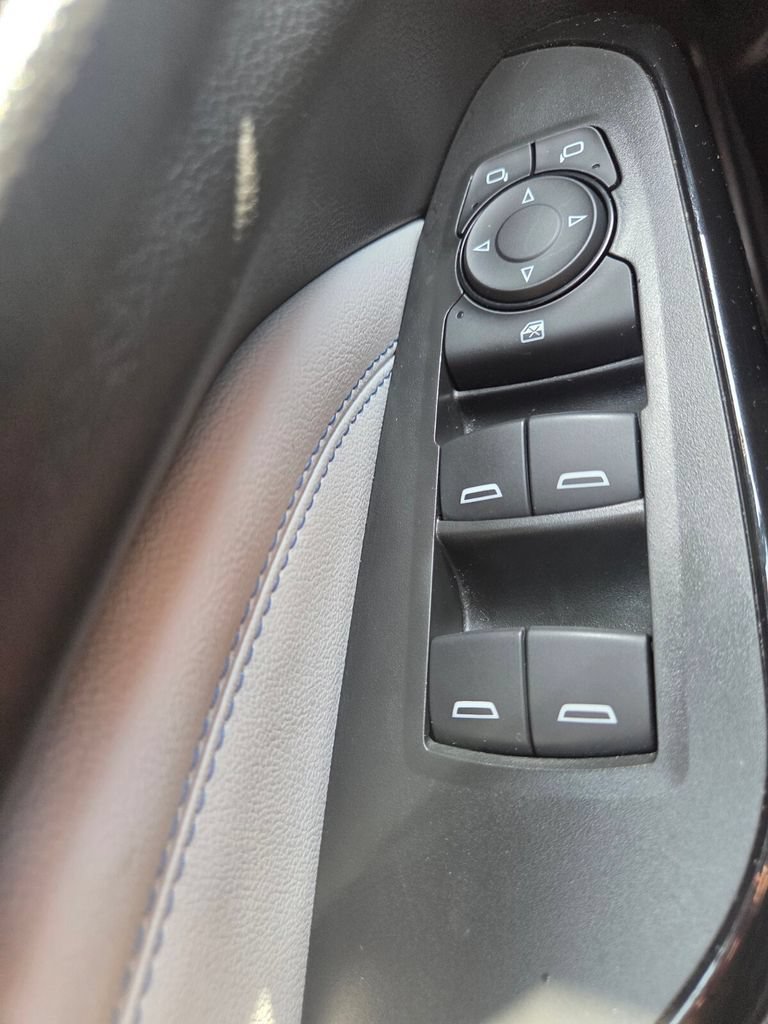 Used 2025 Chevrolet Trax LT w/ LT Convenience Package FWD image 18