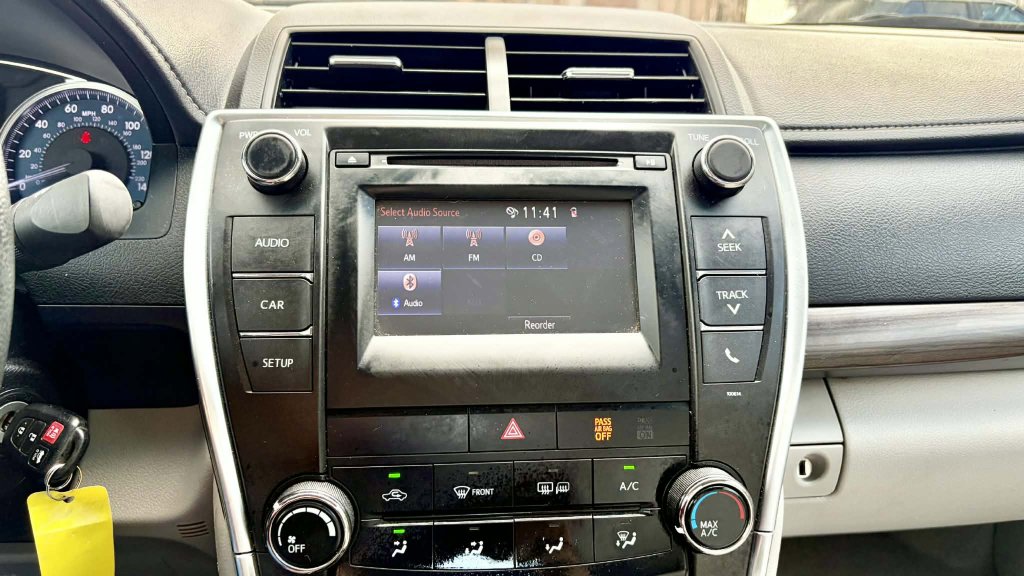 Used 2016 Toyota Camry LE image 16