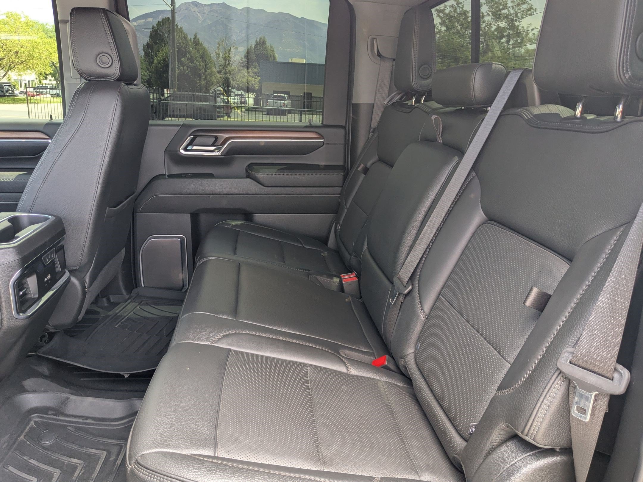 Used 2024 GMC Sierra 3500 Denali w/ Technology Package AWD/4WD image 33