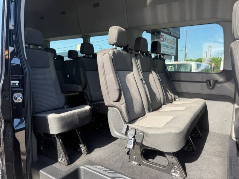 Used 2023 Ford Transit 350 XLT RWD image 10
