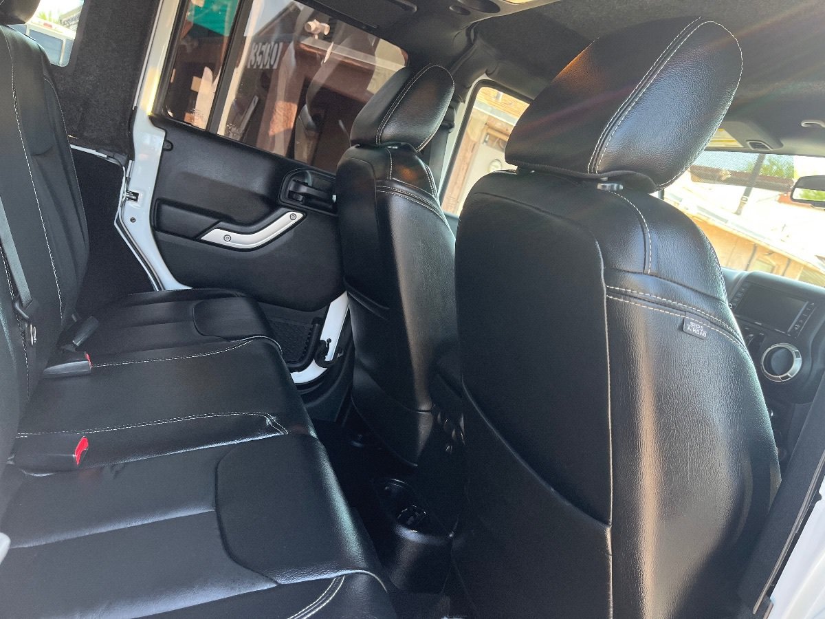 Used 2018 Jeep Wrangler Unlimited Rubicon w/ Connectivity Group AWD/4WD image 30