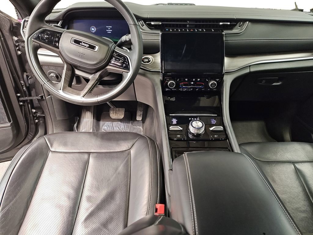 Used 2022 Jeep Grand Cherokee Overland image 11