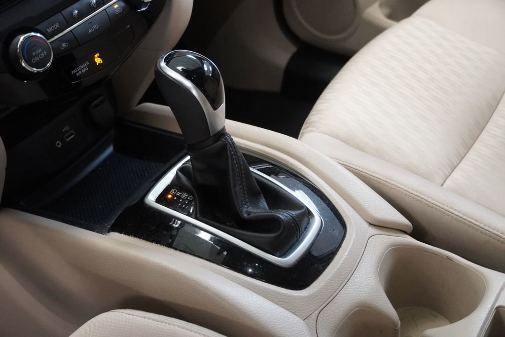 Used 2019 Nissan Rogue SV AWD/4WD image 22