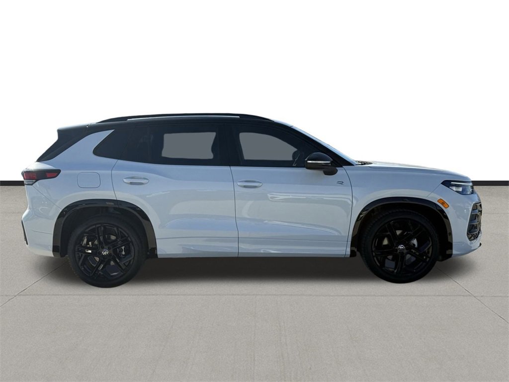 New 2026 Volkswagen Tiguan SE R-Line image 4