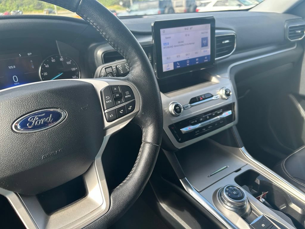 Used 2021 Ford Explorer XLT w/ Equipment Group 202A AWD/4WD image 17