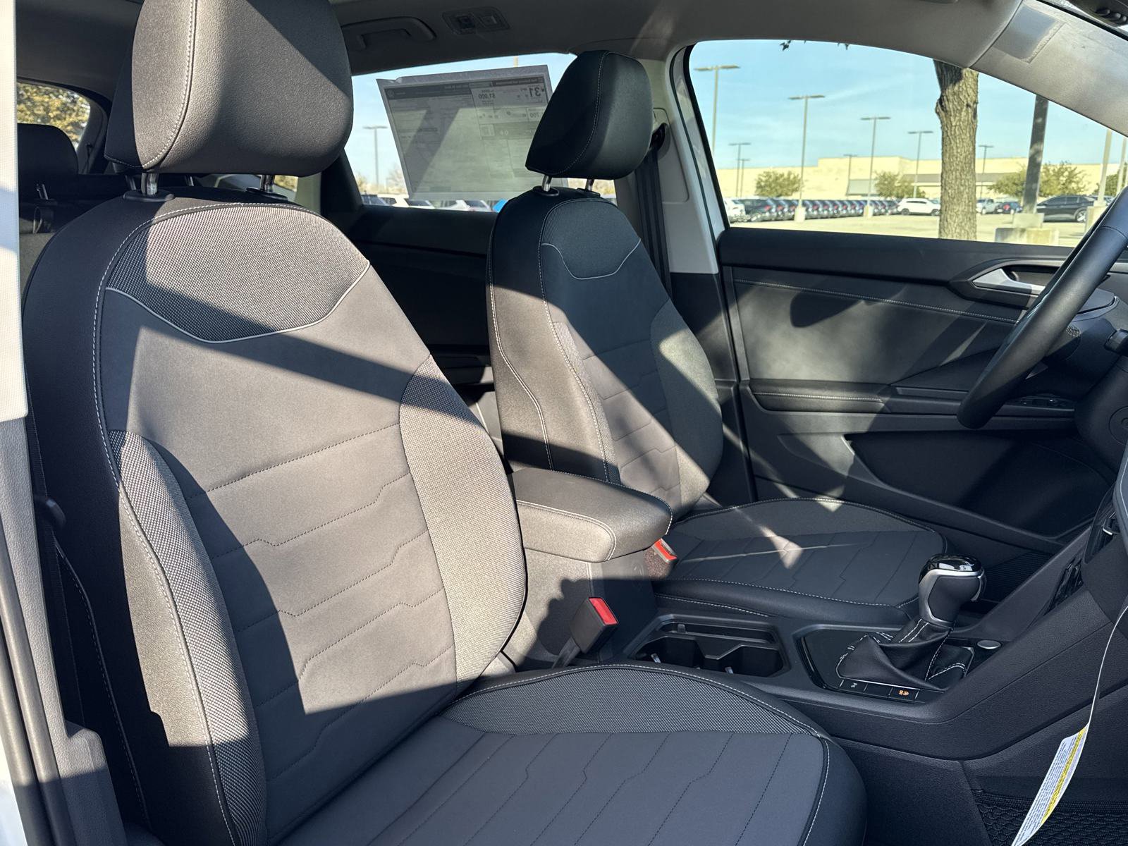 Certified 2025 Volkswagen Taos SE image 48