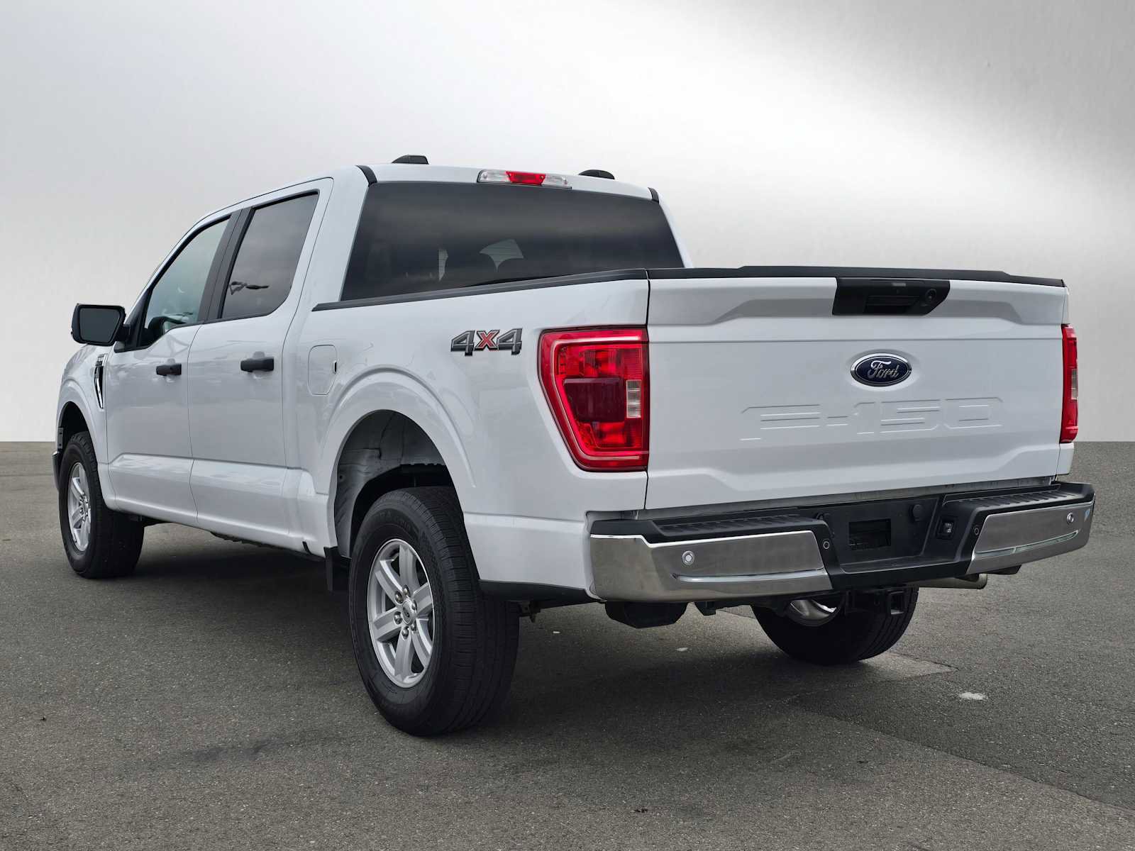 Used 2022 Ford F150 XLT w/ Trailer Tow Package image 5