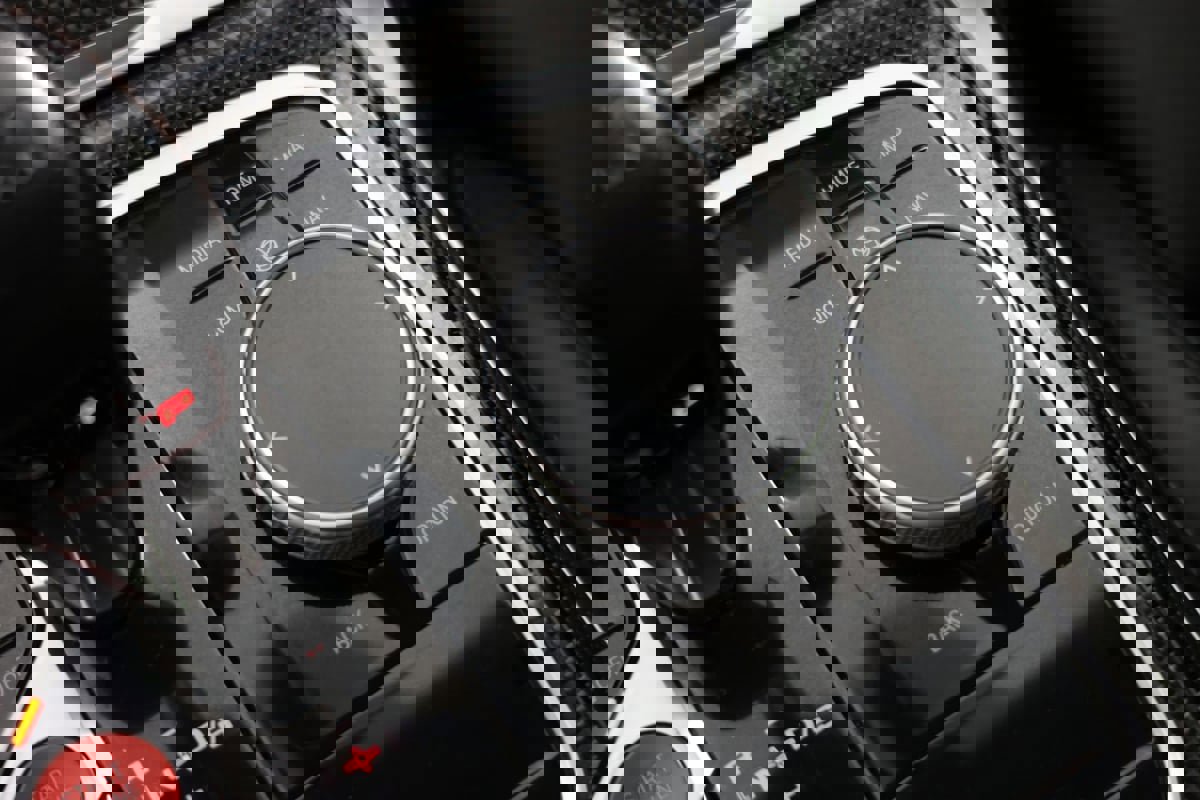 Used 2021 BMW M4 Competition w/ Executive Package RWD image 24