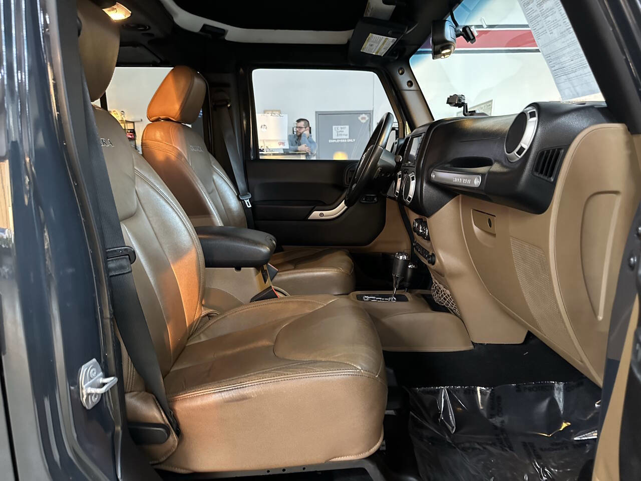 Used 2016 Jeep Wrangler Unlimited Sahara w/ Max Tow Package image 17