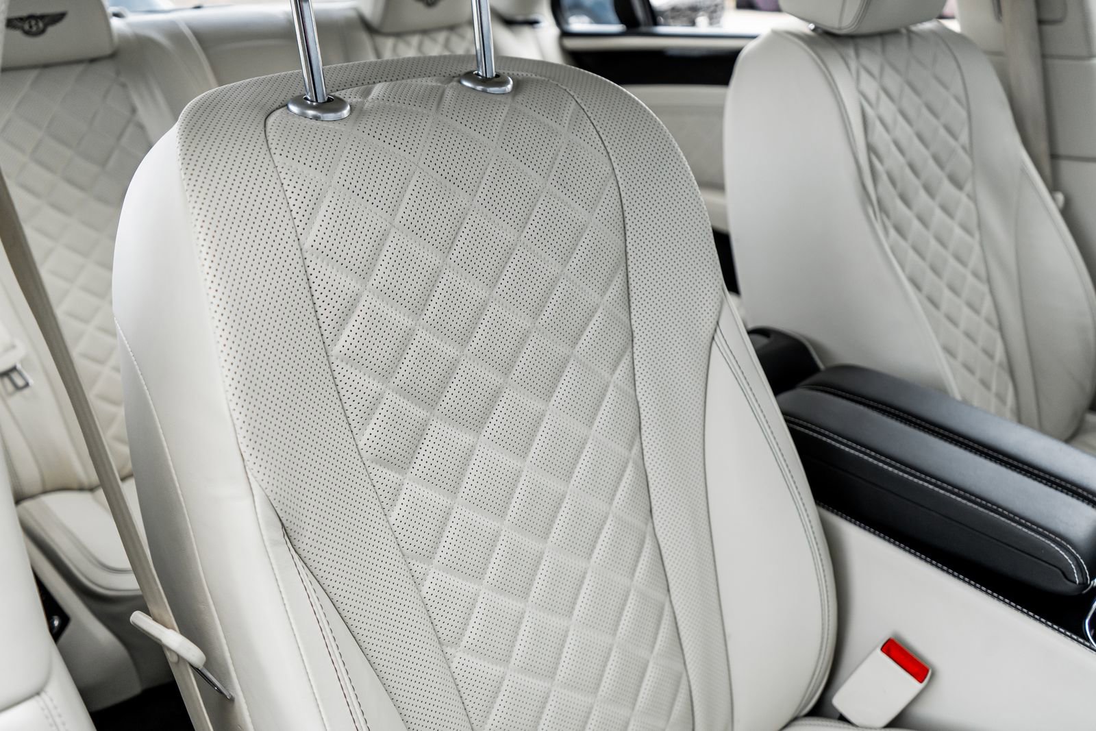 Used 2018 Bentley Flying Spur V8 image 42