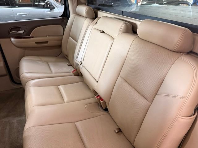 Used 2013 Chevrolet Avalanche LTZ AWD/4WD image 18