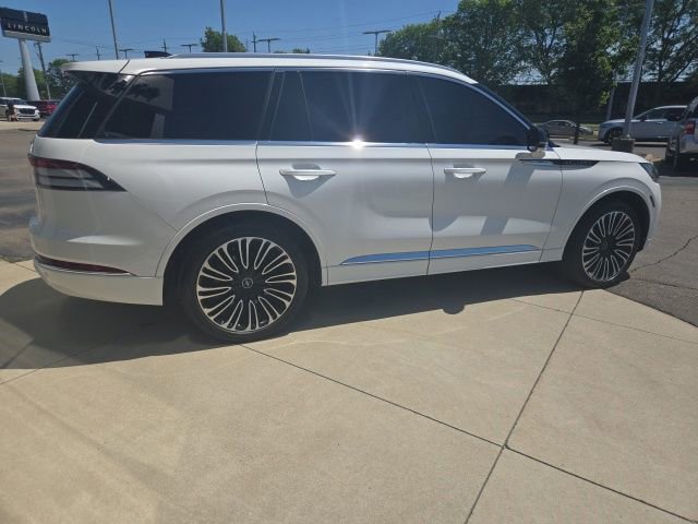 Certified 2025 Lincoln Aviator Black Label AWD/4WD image 16