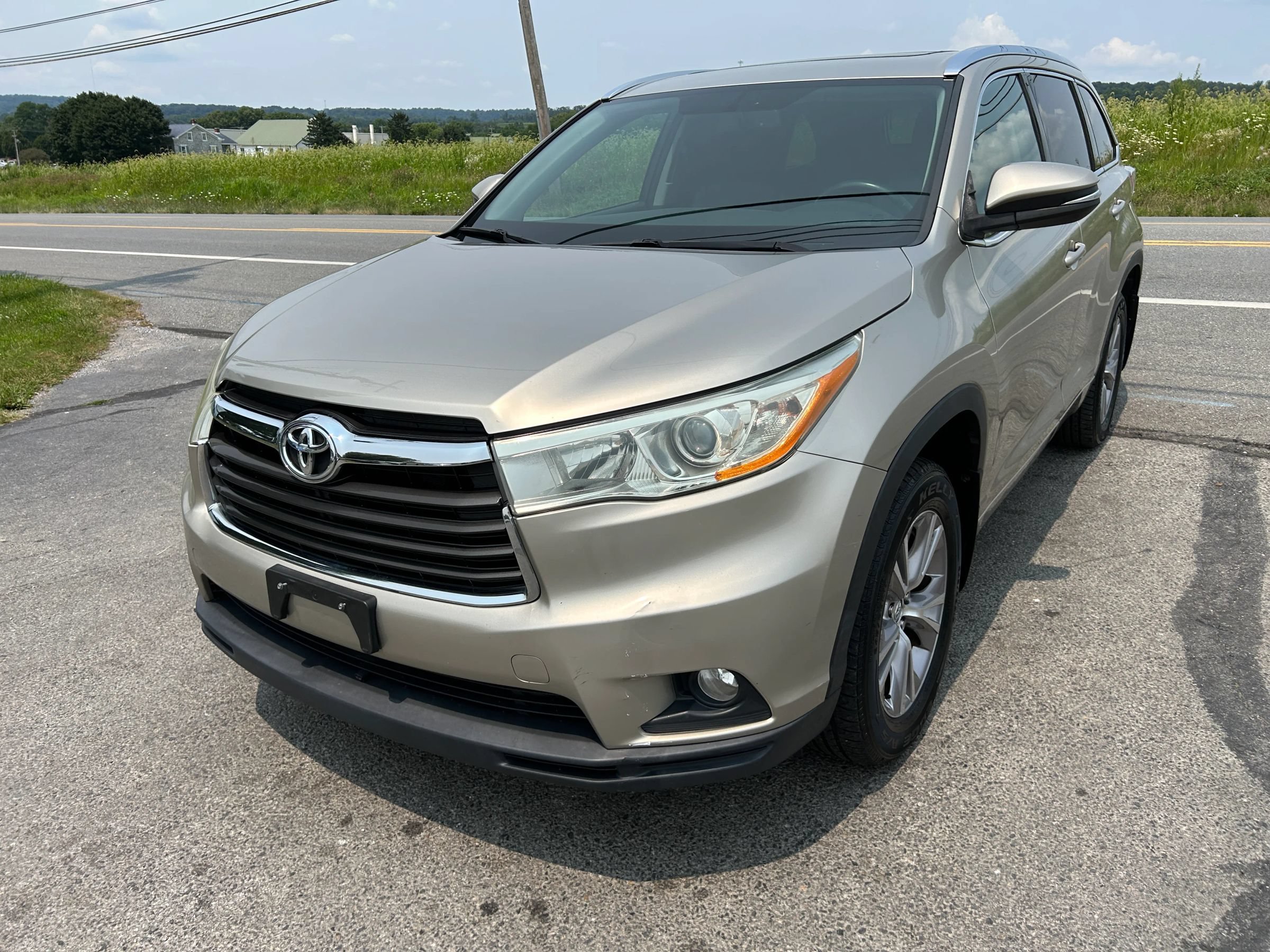Used 2014 Toyota Highlander XLE AWD/4WD image 6