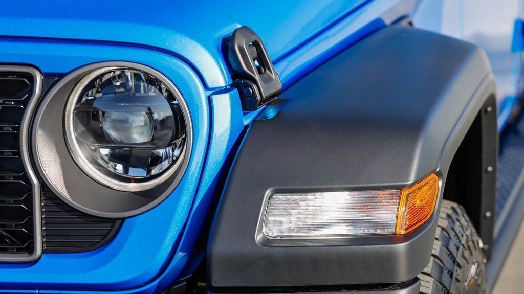 New 2025 Jeep Wrangler Sport S image 5