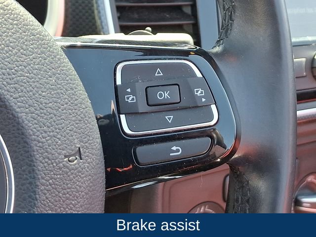 Used 2013 Volkswagen Beetle 2.0T image 8