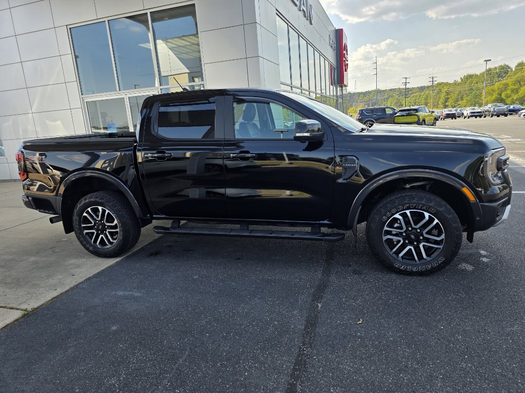 Used 2024 Ford Ranger Lariat w/ FX4 Off-Road Package image 2