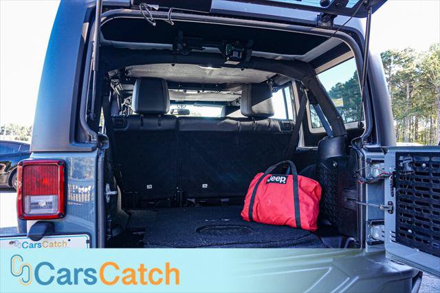 Used 2015 Jeep Wrangler Unlimited Rubicon AWD/4WD image 38
