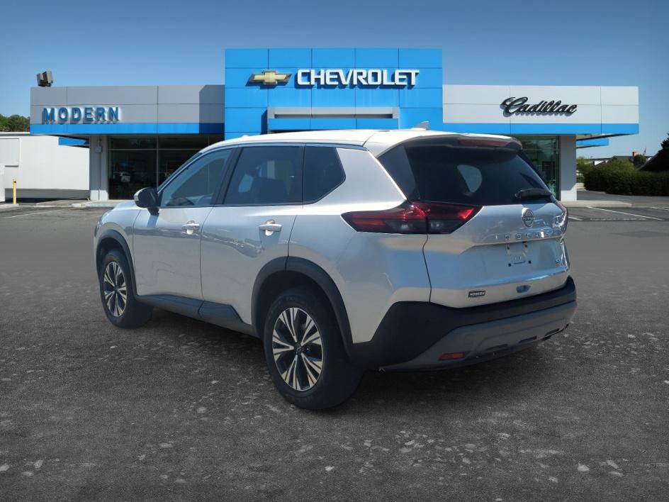 Used 2023 Nissan Rogue SV FWD image 3