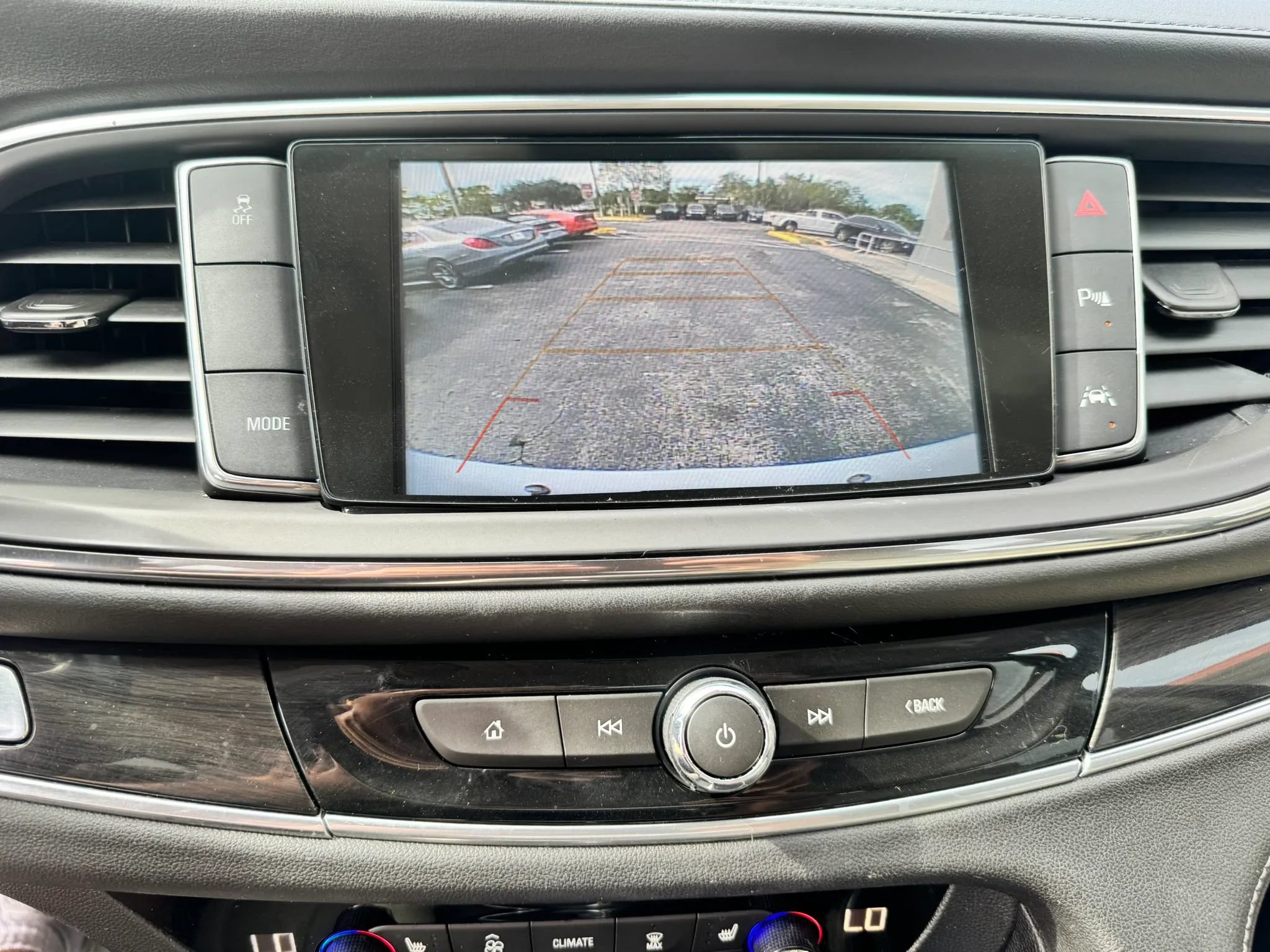 Used 2019 Buick Enclave Premium w/ Experience Buick Package FWD image 28