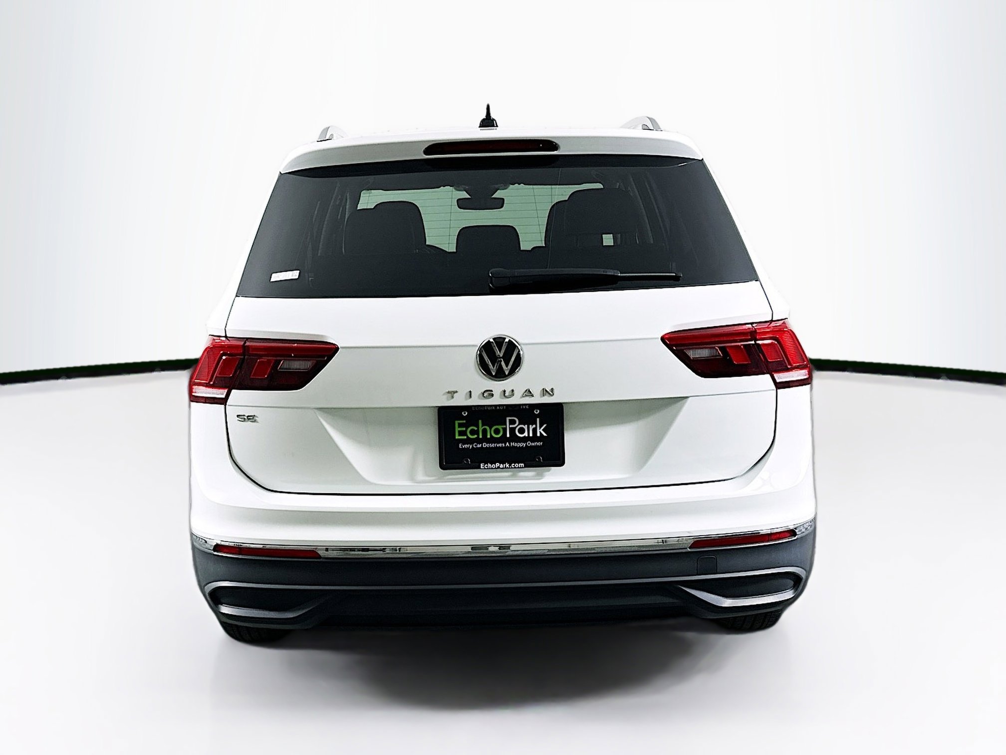 Used 2024 Volkswagen Tiguan SE image 7