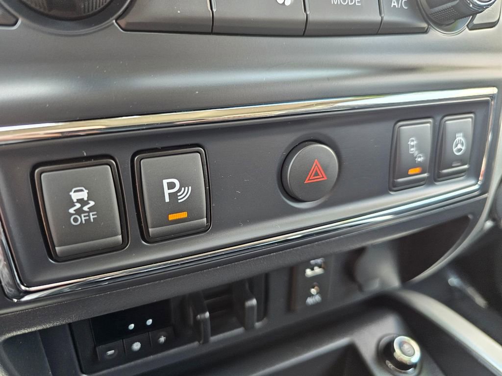 Used 2018 Nissan Titan PRO-4X w/ Pro-4x Convenience Package AWD/4WD image 34