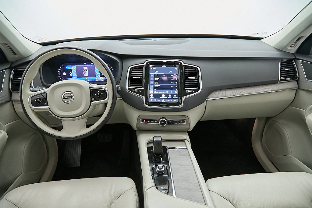 Certified 2024 Volvo XC90 B6 Plus w/ Protection Package Premier AWD/4WD image 25