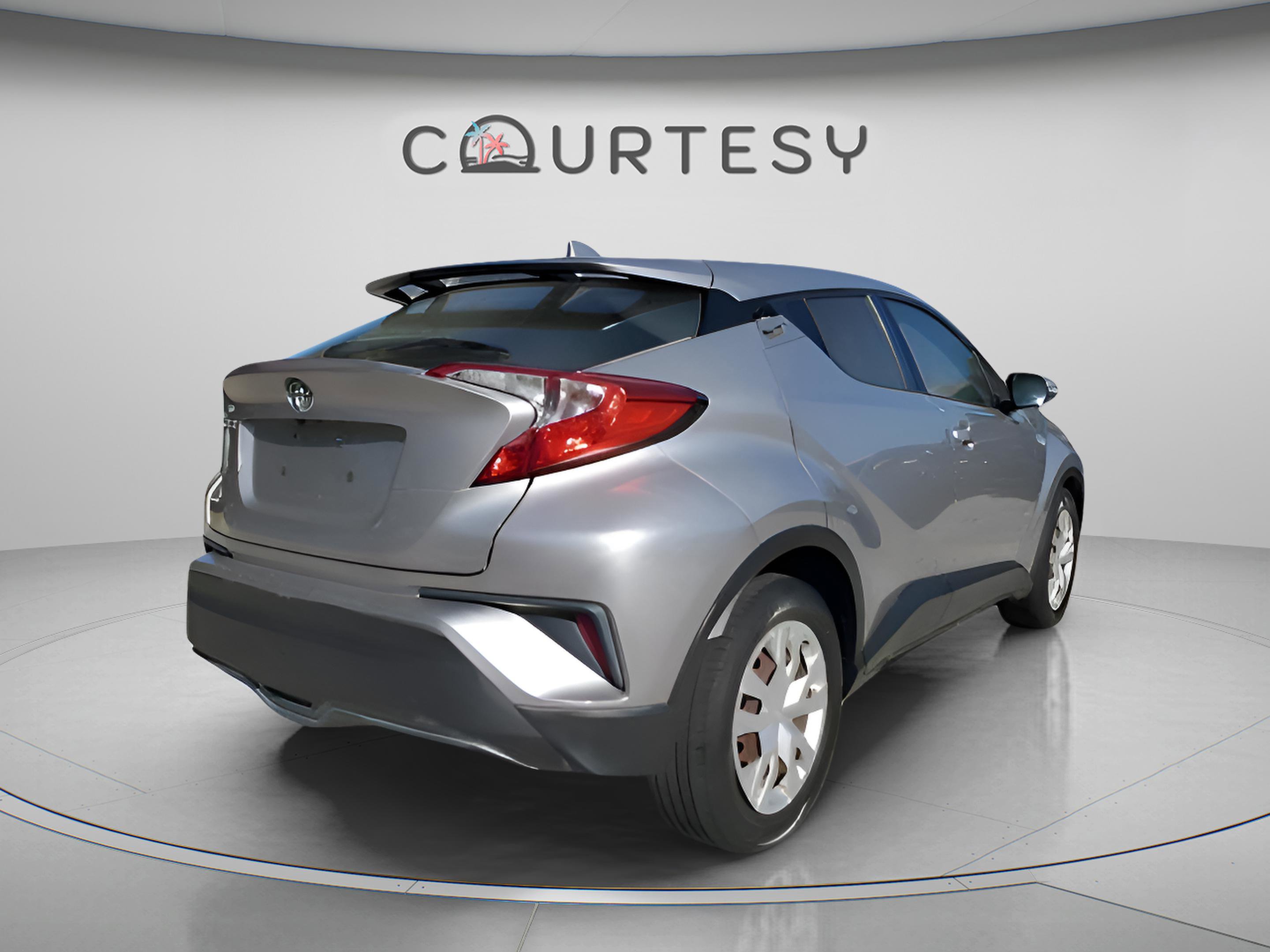 Used 2019 Toyota C-HR LE image 3