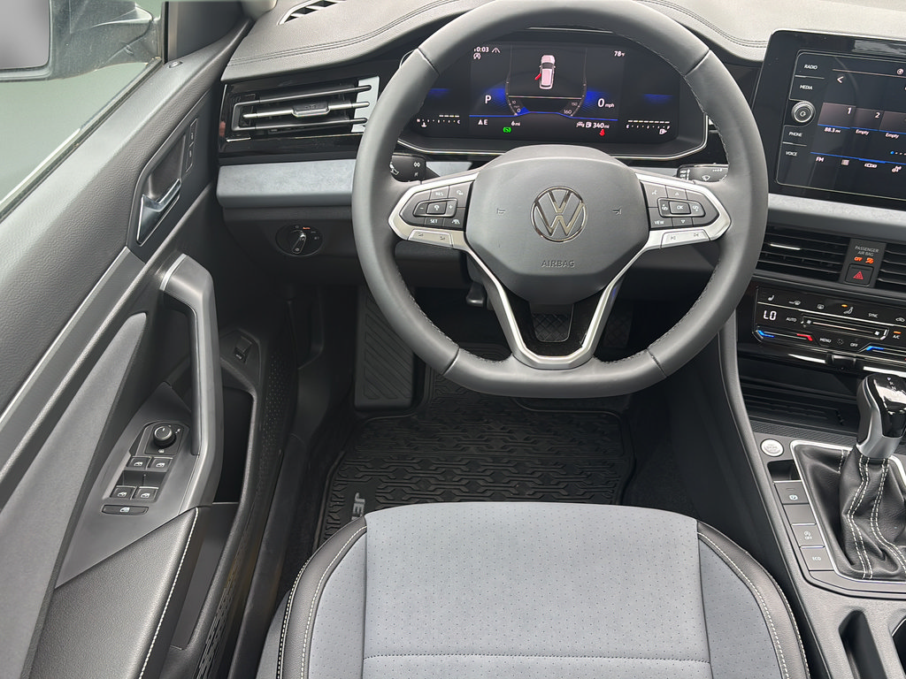 New 2026 Volkswagen Jetta SE FWD image 17
