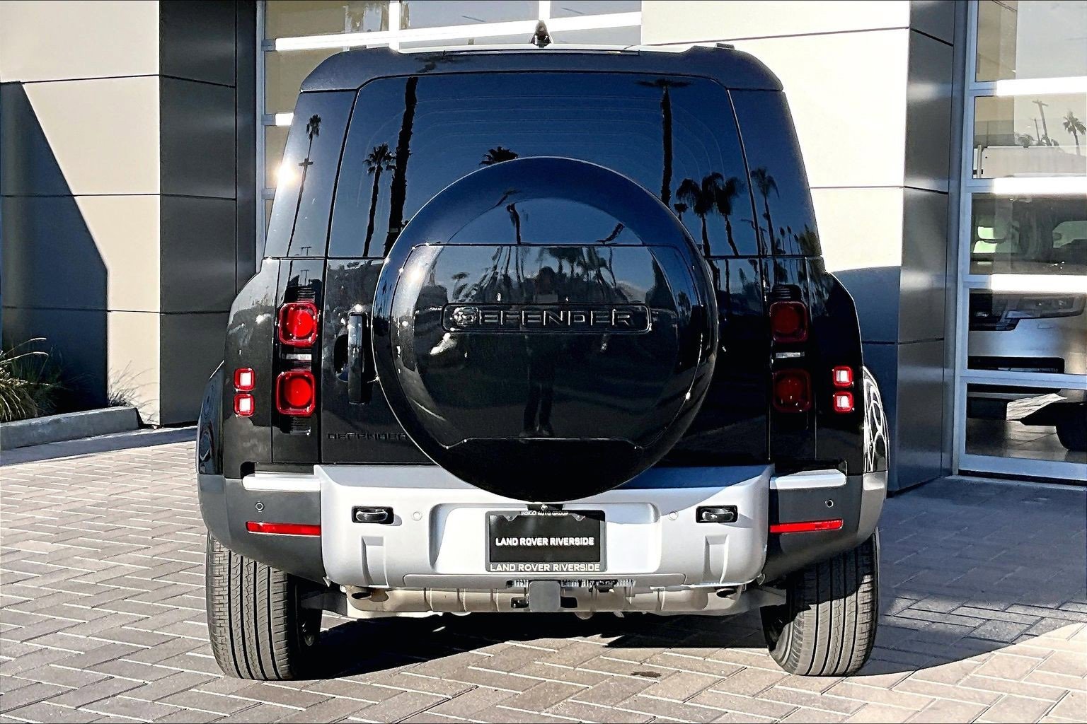 Used 2024 Land Rover Defender 110 S image 4