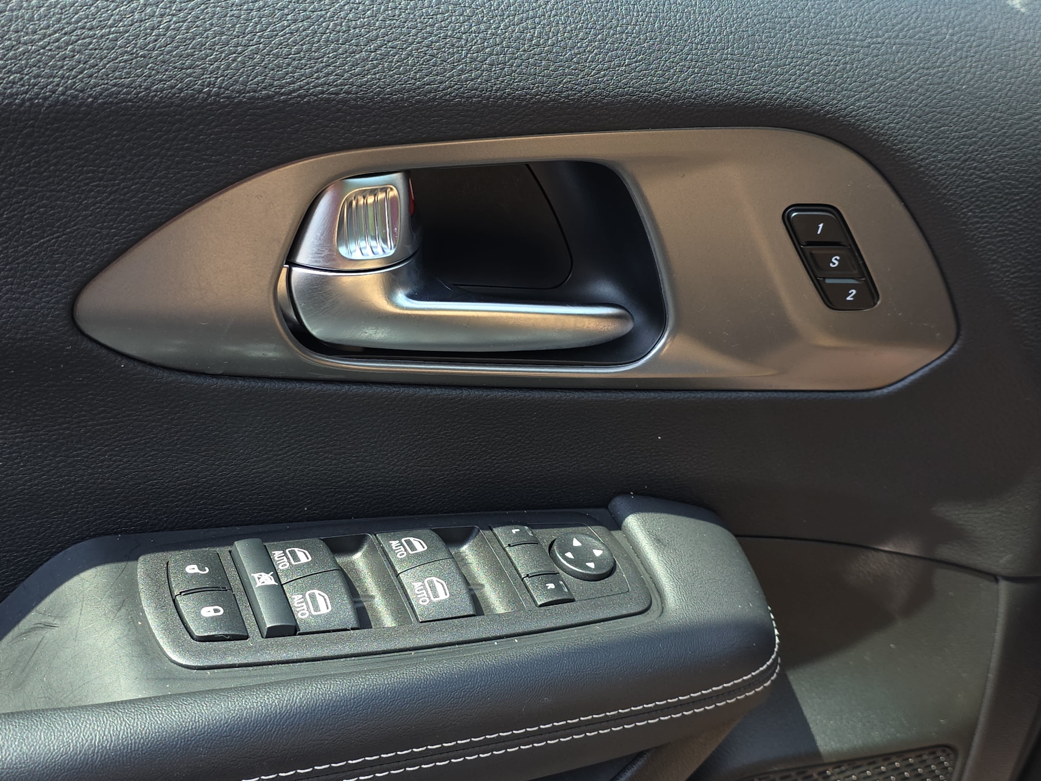 New 2026 Chrysler Pacifica Select FWD image 26